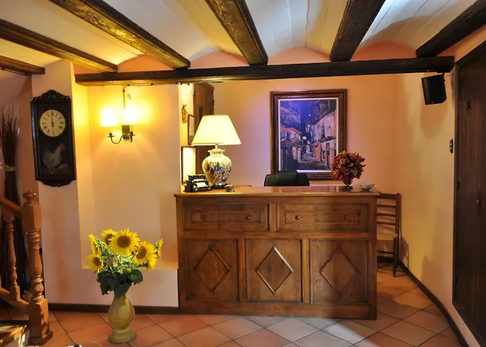 Hotel La Casa Del Abuelo 2*